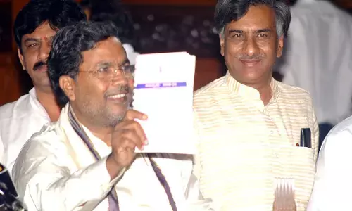 ದೀರ್ಘಾವಧಿ ಮುಖ್ಯಮಂತ್ರಿಯಾಗಿ ಇತಿಹಾಸ ಸೃಷ್ಟಿಸಿದ ಸಿದ್ದರಾಮಯ್ಯ; ಹಳೆಯ ಫೊಟೋಗಳನ್ನು ನೋಡಿ...