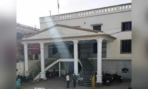 ಜಿಪಂ ಹೊರಗುತ್ತಿಗೆ ನೌಕರರ ವಜಾ ಪ್ರಕರಣ | ನ್ಯಾಯಾಂಗ ನಿಂದನೆ ದೂರು: ಸರಕಾರದ ಮುಖ್ಯ ಕಾರ್ಯದರ್ಶಿ, ಸಿಇಒಗೆ ನೋಟಿಸ್