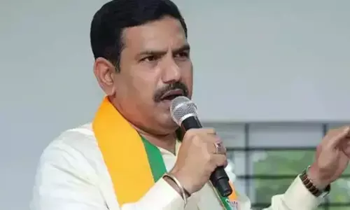 ‘ಮಹಿಳೆ ವಿವಸ್ತ್ರಗೊಳಿಸಿ ಹಲ್ಲೆ’ ಆರೋಪ | ಅಧಿಕಾರಿಗಳನ್ನು ಅಮಾನತು ಮಾಡಲು ವಿಜಯೇಂದ್ರ ಆಗ್ರಹ