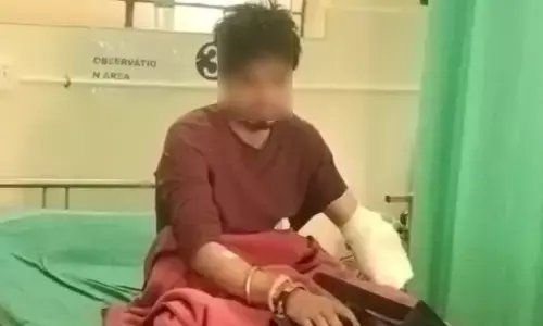 Bengaluru | ರೈಲು ಹರಿದು ಕೈ ತುಂಡಾದರೂ ಗಾಂಜಾ ಮತ್ತಿನಲ್ಲಿ ಆಸ್ಪತ್ರೆಗೆ ತೆರಳದ ಯುವಕ; ಹರಸಾಹಸಪಟ್ಟು ಚಿಕಿತ್ಸೆ ಕೊಡಿಸಿದ ಪೊಲೀಸರು