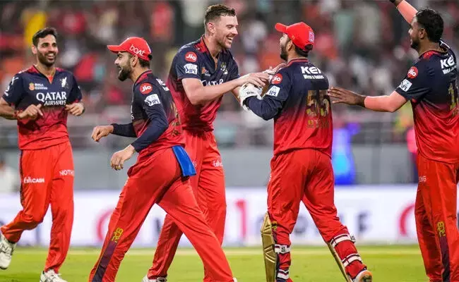 ಕಾಲ್ತುಳಿತ ದುರಂತದ ಹಿನ್ನೆಲೆ: ಬೆಂಗಳೂರಿನ ಹೊರಗೆ ತವರು ಪಂದ್ಯ ಆಡಲು ಆರ್‌ಸಿಬಿ ತೀರ್ಮಾನ