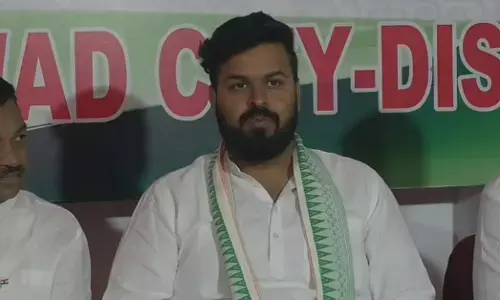 ಮಹಿಳೆಯ ವಿವಸ್ತ್ರ ಪ್ರಕರಣದ ಹಿಂದೆ ಶಾಸಕ ಮಹೇಶ್ ಟೆಂಗಿನಕಾಯಿ ಕೈವಾಡ : ಕಾಂಗ್ರೆಸ್ ಮುಖಂಡ ರಜತ್ ಉಳ್ಳಾಗಡ್ಡಿಮಠ ಆರೋಪ