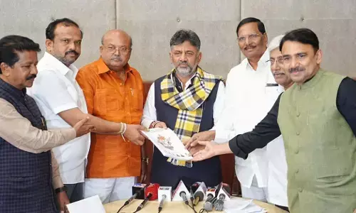 ಬಳ್ಳಾರಿ ಘಟನೆ: ಡಿಸಿಎಂಗೆ ವರದಿ ಸಲ್ಲಿಸಿದ ಕಾಂಗ್ರೆಸ್ ನಿಯೋಗ