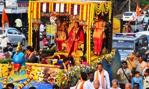 ಶೀರೂರು ಶ್ರೀವೇದವರ್ಧನ ತೀರ್ಥ ಸ್ವಾಮೀಜಿಯಿಂದ ವೈಭವದ ಪುರಪ್ರವೇಶ