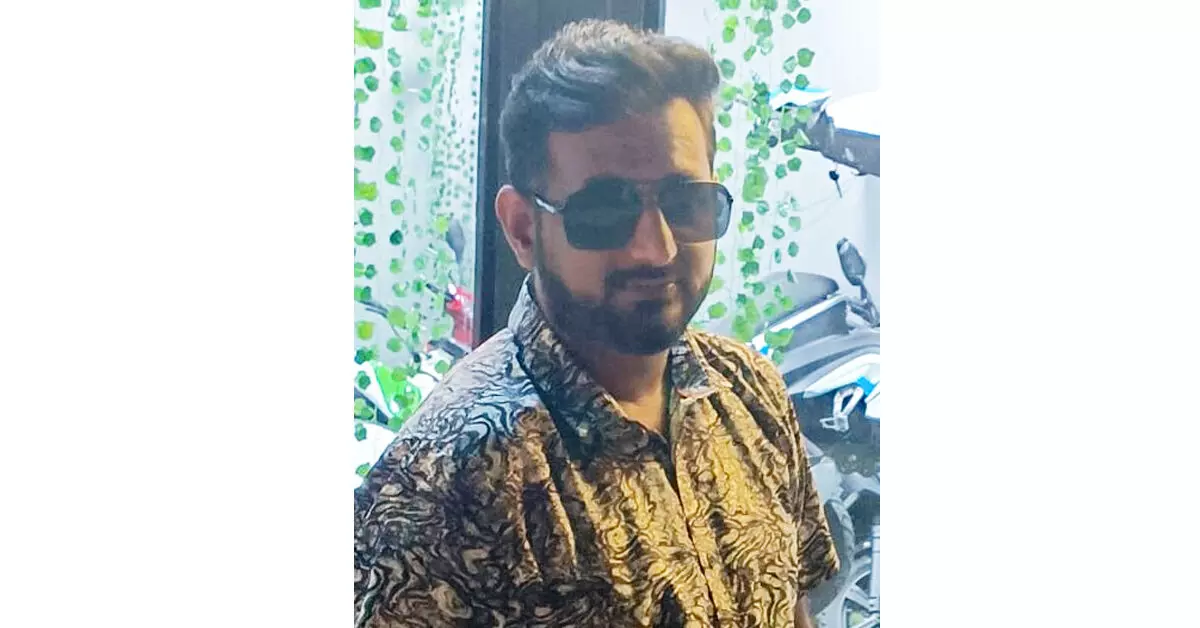 ಬೈಕ್ ಡಿವೈಡರ್ಗೆ ಢಿಕ್ಕಿ: ಸವಾರ ಸ್ಥಳದಲ್ಲಿಯೇ ಮೃತ್ಯು ಬೈಕ್ ಡಿವೈಡರ್ಗೆ ಢಿಕ್ಕಿ: ಸವಾರ ಸ್ಥಳದಲ್ಲಿಯೇ ಮೃತ್ಯು