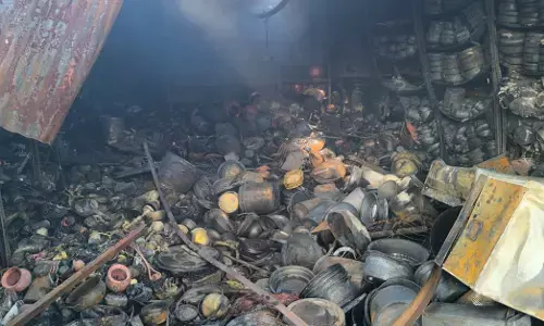 ಔರಾದ್‌ನಲ್ಲಿ ಅಗ್ನಿ ಅವಘಡ : ಅಂಗಡಿಗಳು ಸುಟ್ಟು ಭಸ್ಮ