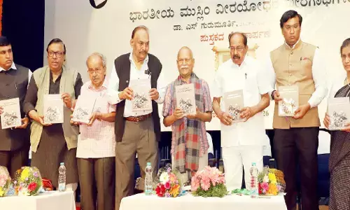ಹಿಂದೂಗಳಂತೆ ಮುಸ್ಲಿಮ್, ಪಾರ್ಸಿ, ಸಿಖ್ಖರು ಈ ದೇಶದ ನಾಗರಿಕರು, ತುಷ್ಟೀಕರಣದ ಅವಶ್ಯಕತೆಯಿಲ್ಲ : ಎಂ.ವೀರಪ್ಪ ಮೊಯ್ಲಿ