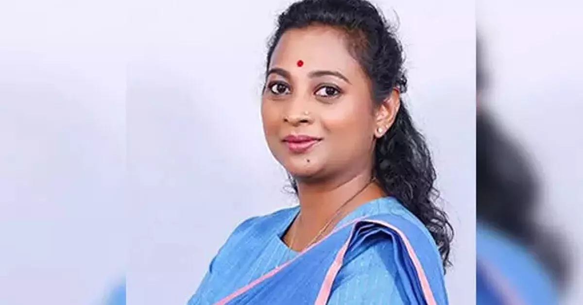 ಸಾಮಾಜಿಕ ಜಾಲತಾಣದಲ್ಲಿ ಅಶ್ಲೀಲ ಕಾಮೆಂಟ್: ಶಾಸಕಿ ನಯನಾ ಆಕ್ರೋಶ ಸಾಮಾಜಿಕ ಜಾಲತಾಣದಲ್ಲಿ ಅಶ್ಲೀಲ ಕಾಮೆಂಟ್: ಶಾಸಕಿ ನಯನಾ ಆಕ್ರೋಶ