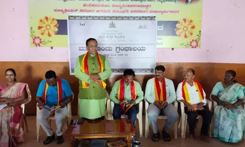 ಪುಸ್ತಕ ಸಂಸ್ಕೃತಿ ಮನೆಮನಕ್ಕೆ ತಲುಪಲಿ: ಹೊಸಪೇಟೆಯಲ್ಲಿ ಮನೆಗೊಂದು ಗ್ರಂಥಾಲಯ ಅಭಿಯಾನಕ್ಕೆ ಚಾಲನೆ