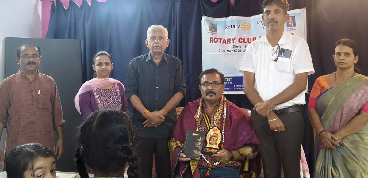 ಸಂಸ್ಕಾರಯುತ ಶಿಕ್ಷಣದಿಂದ ಬದುಕು ಸುಂದರ: ನವೀನ್ ಚಂದ್ರ ಶೆಟ್ಟಿ ಸಂಸ್ಕಾರಯುತ ಶಿಕ್ಷಣದಿಂದ ಬದುಕು ಸುಂದರ: ನವೀನ್ ಚಂದ್ರ ಶೆಟ್ಟಿ