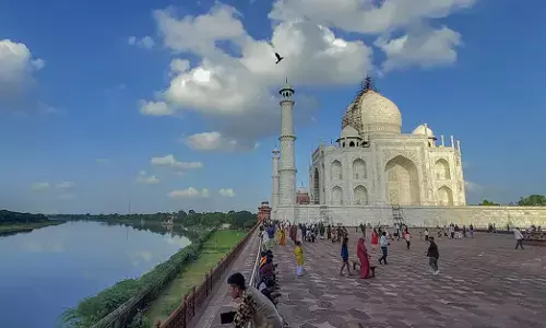 ತಾಜ್ ಮಹಲ್‌ ನಲ್ಲಿ ನಡೆಯುವ ಉರೂಸ್‌ ಗೆ ನಿಷೇಧ ಹೇರಬೇಕು: ಹಿಂದೂ ಮಹಾಸಭಾ ಆಗ್ರಹ