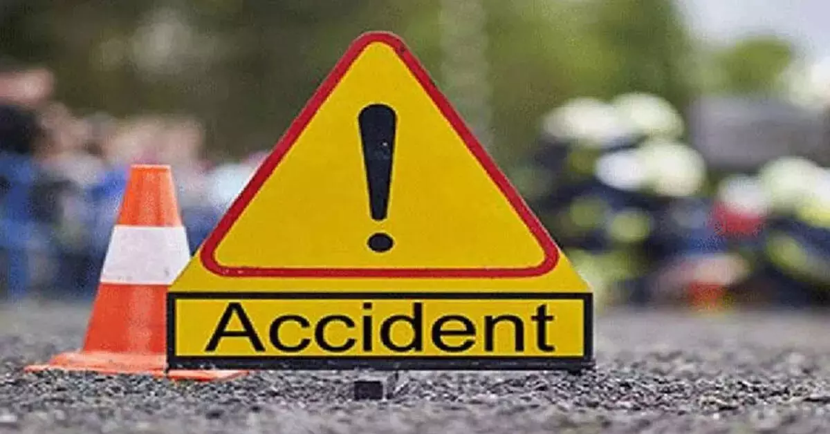 Bengaluru | ದ್ವಿಚಕ್ರ ವಾಹನಕ್ಕೆ ಖಾಸಗಿ ಬಸ್ ಢಿಕ್ಕಿ: ಜ್ಯುವೆಲ್ಲರಿ ಅಂಗಡಿ ಮಾಲಕ ಮೃತ್ಯು Bengaluru | ದ್ವಿಚಕ್ರ ವಾಹನಕ್ಕೆ ಖಾಸಗಿ ಬಸ್ ಢಿಕ್ಕಿ: ಜ್ಯುವೆಲ್ಲರಿ ಅಂಗಡಿ ಮಾಲಕ ಮೃತ್ಯು