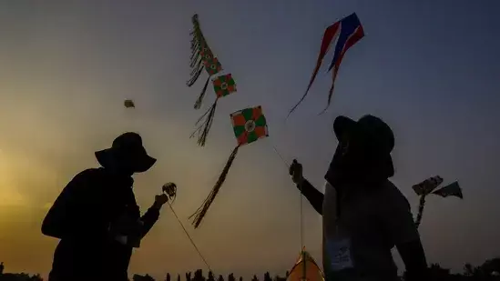 ಮಕರ ಸಂಕ್ರಾಂತಿ ಹಿನ್ನೆಲೆ : ಗಾಜುಲೇಪಿತ ಗಾಳಿಪಟದ ದಾರದಿಂದ ಕತ್ತು ಸೀಳಲ್ಪಟ್ಟು ಮೂವರು ಮೃತ್ಯು