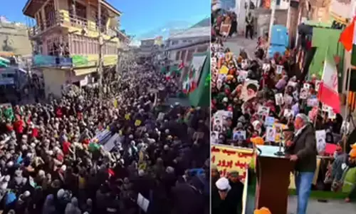 ಲಡಾಖ್‌ ನಲ್ಲಿ ಖಾಮಿನೈ ಪರ ರ‍್ಯಾಲಿ: ಕಾರ್ಗಿಲ್‌ ನ ಲಾಲ್ ಚೌಕ್‌ ನಲ್ಲಿ ನೂರಾರು ಮಂದಿ ಜಮಾವಣೆ