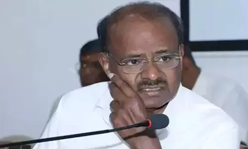 ಪ್ರಿಯಾಂಕ್ ಖರ್ಗೆ ಜೆಡಿಎಸ್ ಪಕ್ಷದ ವಿಚಾರವನ್ನು ಬಿಟ್ಟು, ತಮ್ಮ ಪಕ್ಷದ ಹಣೆಬರಹ ನೋಡಿಕೊಳ್ಳಲಿ : ಎಚ್‍ಡಿಕೆ ತಿರುಗೇಟು