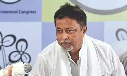 ಮುಕುಲ್ ರಾಯ್‌ರನ್ನು ಶಾಸಕ ಸ್ಥಾನದಿಂದ ಅನರ್ಹಗೊಳಿಸಿದ ಕಲ್ಕತ್ತಾ ಹೈಕೋರ್ಟ್ ತೀರ್ಪಿಗೆ ಸುಪ್ರೀಂ ಕೋರ್ಟ್ ತಡೆ