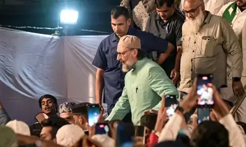 ಮಹಾರಾಷ್ಟ್ರ ಮುನ್ಸಿಪಲ್ ಚುನಾವಣೆಗಳು: ಪ್ರಮುಖ ಶಕ್ತಿಯಾಗಿ ಹೊರಹೊಮ್ಮಿದ ಉವೈಸಿಯ ಎಐಎಂಐಎಂ; ಇಮ್ಮಡಿಗೊಂಡ ಬಲ