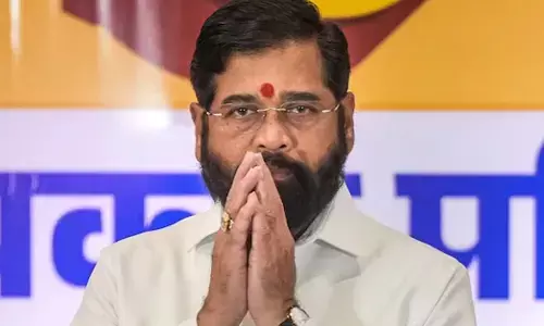 ಮುಂಬೈನಲ್ಲಿ ಮತ್ತೆ ‘ರೆಸಾರ್ಟ್ ರಾಜಕೀಯ’; ಶಿಂಧೆ ಬಣದ ಶಿವಸೇನೆಯ ಕಾರ್ಪೊರೇಟರ್‌ಗಳು ಫೈವ್ ಸ್ಟಾರ್ ಹೋಟೆಲ್‌ ಗೆ ಶಿಫ್ಟ್!