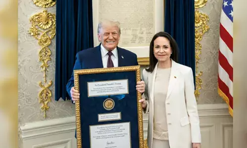 ಬಹುಮಾನಗಳನ್ನು ಸಾಂಕೇತಿಕವಾಗಿ ವರ್ಗಾಯಿಸಲು ಸಾಧ್ಯವಿಲ್ಲ: ಟ್ರಂಪ್‍ಗೆ ಶಾಂತಿ ಪ್ರಶಸ್ತಿ ಹಸ್ತಾಂತರ ತಿರಸ್ಕರಿಸಿದ ನೊಬೆಲ್ ಪ್ರತಿಷ್ಠಾನ