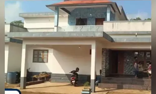 ಕುಂಬಳೆ:  ಮನೆ ಬಾಗಿಲು ಮುರಿದು ಕಳ್ಳತನ