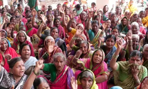 ಹೊಸಪೇಟೆ | ದೇವದಾಸಿಯರ ಸಮರ್ಪಕ ಸರ್ವೆಗೆ ಆಗ್ರಹಿಸಿ ಬೃಹತ್ ಪ್ರತಿಭಟನೆ