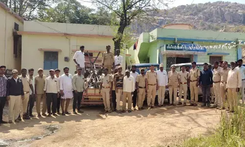 ದೇವದುರ್ಗ | ಅನಧಿಕೃತ ಸಾ-ಮಿಲ್‌ಗಳ ಮೇಲೆ ಅರಣ್ಯ ಇಲಾಖೆಯಿಂದ ದಾಳಿ : ಪ್ರಕರಣ ದಾಖಲು