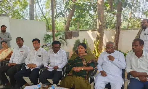 ಅಕ್ರಮ ಮರಳು ಸಾಗಣಿಕೆಗೆ ಬೆಂಬಲ ನೀಡದಿದ್ದಕ್ಕೆ ಜೀವ ಬೆದರಿಕೆ ಹಾಕಿದ್ದಾರೆ : ಶಾಸಕಿ ಕರೆಮ್ಮ ಜಿ.ನಾಯಕ್ ಆರೋಪ