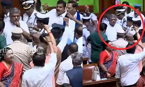 ಜಂಟಿ ಅಧಿವೇಶನದಿಂದ ಹೊರನಡೆದ ರಾಜ್ಯಪಾಲರನ್ನು ಅಡ್ಡಗಟ್ಟಲು ಯತ್ನಿಸಿದ ಬಿ.ಕೆ ಹರಿಪ್ರಸಾದ್!