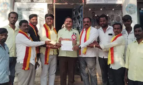 ಸುರಪುರ | ಶಾಲಾ–ಕಾಲೇಜು ಕಾರ್ಯಕ್ರಮಗಳ ಬ್ಯಾನರ್‌ಗಳಲ್ಲಿ ಶೇ.60 ಕನ್ನಡ ಕಡ್ಡಾಯಗೊಳಿಸಲು ಆಗ್ರಹ