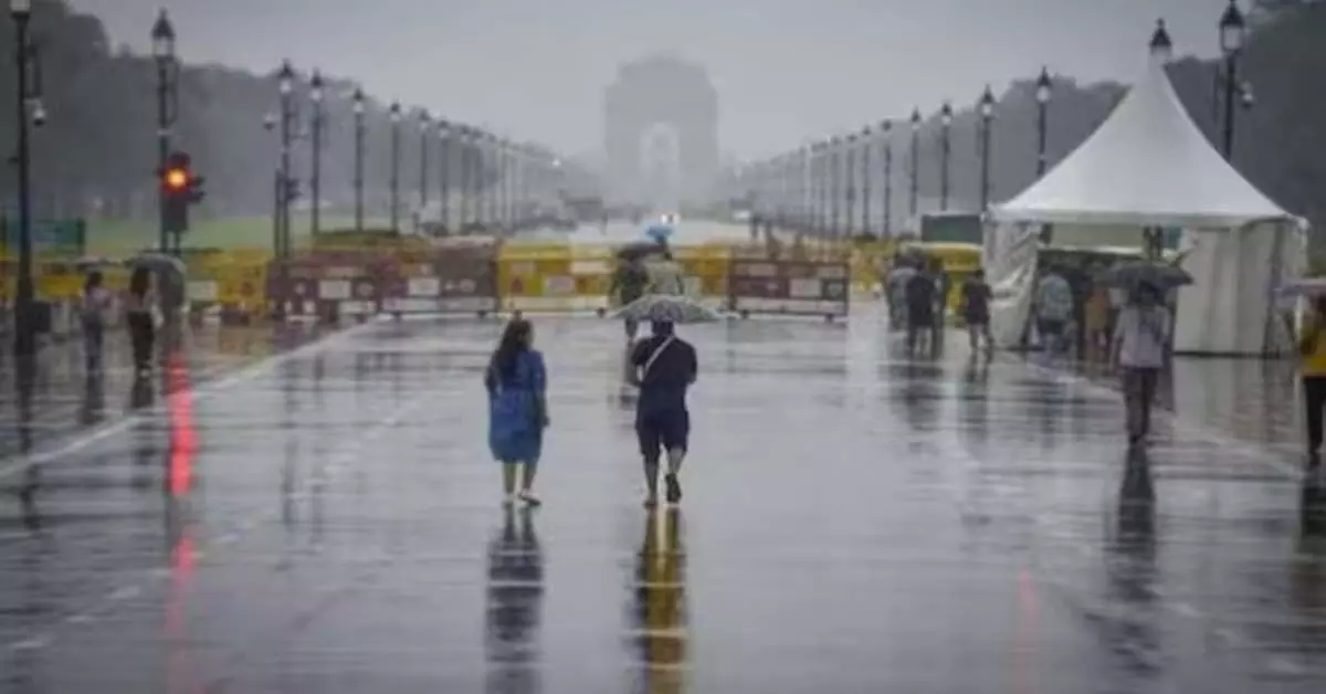 ರಾಷ್ಟ್ರ ರಾಜಧಾನಿಯಲ್ಲಿ ಬೆಳ್ಳಂಬೆಳಿಗ್ಗೆ ಅಕಾಲಿಕ ಮಳೆ; ತಾಪಮಾನ ಕುಸಿಯುವ ಸಾಧ್ಯತೆ ರಾಷ್ಟ್ರ ರಾಜಧಾನಿಯಲ್ಲಿ ಬೆಳ್ಳಂಬೆಳಿಗ್ಗೆ ಅಕಾಲಿಕ ಮಳೆ; ತಾಪಮಾನ ಕುಸಿಯುವ ಸಾಧ್ಯತೆ