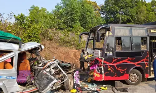 ಕಾರ್ಕಳ | ಮಿಯಾರು ಬಳಿ ಭೀಕರ ಅಪಘಾತ: ತೂಫನ್ ವಾಹನದಲ್ಲಿದ್ದ ಮೂವರು ಮೃತ್ಯು, ಆರು ಮಂದಿಗೆ ಗಾಯ