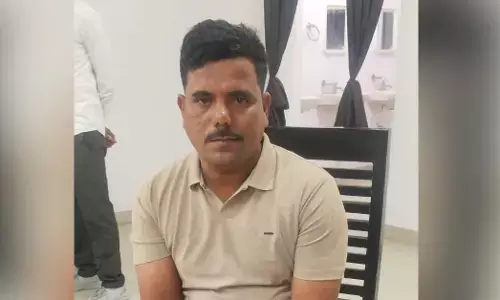 ಕಲಬುರಗಿ | 10 ಸಾವಿರ ರೂ. ಲಂಚ ಪಡೆಯುತ್ತಿದ್ದ ವೇಳೆ ಲೋಕಾಯುಕ್ತ ಬಲೆಗೆ ಬಿದ್ದ ಎಫ್‌ಡಿಎ ಅಧಿಕಾರಿ