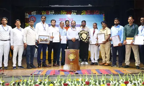 ಕಲಬುರಗಿ | 9 ರೈಲ್ವೆ ನೌಕರರಿಗೆ ʼವಿಶಿಷ್ಟ ರೈಲು ಸೇವಾ ಪುರಸ್ಕಾರʼ