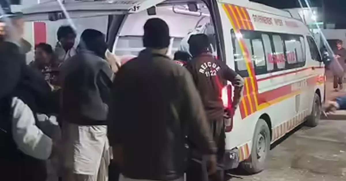 ಪಾಕಿಸ್ತಾನ| ಮದುವೆ ಮನೆ ಮೇಲೆ ಆತ್ಮಾಹುತಿ ಬಾಂಬ್ ದಾಳಿ: 7 ಜನರು ಮೃತ್ಯು ಪಾಕಿಸ್ತಾನ| ಮದುವೆ ಮನೆ ಮೇಲೆ ಆತ್ಮಾಹುತಿ ಬಾಂಬ್ ದಾಳಿ: 7 ಜನರು ಮೃತ್ಯು