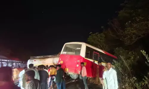 ಅಫಜಲಪುರ: ಟ್ಯಾಂಕರ್–ಬಸ್ ಢಿಕ್ಕಿ: ಹಲವರಿಗೆ ಗಾಯ