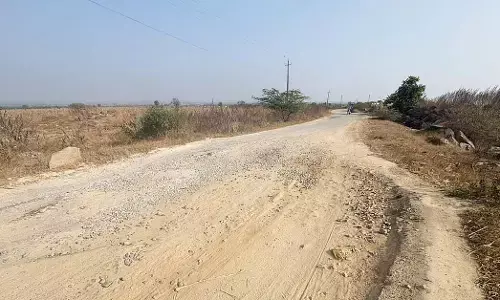 ಗುಡಿಹಳ್ಳಿ-ಕಬ್ಬಳ್ಳಿ: ಗುಂಡಿಗಳಾಗಿ ಮಾರ್ಪಟ್ಟ ರಸ್ತೆ