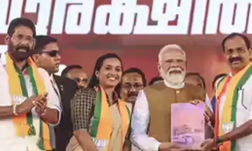 ಮೋದಿ ಭೇಟಿ ವೇಳೆ ಅಕ್ರಮ ಫ್ಲೆಕ್ಸ್ ಅಳವಡಿಕೆ| ಬಿಜೆಪಿ ನೇತೃತ್ವದ ತಿರುವನಂತಪುರ ನಗರ ಪಾಲಿಕೆಯಿಂದ ಪಕ್ಷದ ಘಟಕಕ್ಕೆ 20 ಲಕ್ಷ ರೂ. ದಂಡ