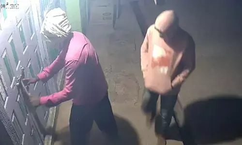 Koppal : ಹನುಮಸಾಗರದಲ್ಲಿ ಹಲವು ಅಂಗಡಿಗಳಿಗೆ ನುಗ್ಗಿ ನಗದು ದೋಚಿದ ಕಳ್ಳರು