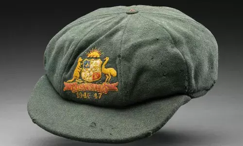 ಕ್ರಿಕೆಟ್‌ ದಂತಕತೆ ಬ್ರಾಡ್ಮನ್ ಧರಿಸಿದ್ದ ಬ್ಯಾಗಿ ಗ್ರೀನ್ ಕ್ಯಾಪ್ 4.2 ಕೋಟಿ ರೂ.ಗೆ ಹರಾಜು