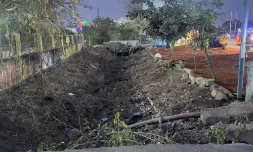 ಲಿಂಗಸುಗೂರು | ಹಳೆ ಚರಂಡಿ ತೆರವುಗೊಳಿಸಿ ಹೊಸ ಚರಂಡಿ ನಿರ್ಮಾಣಕ್ಕೆ ಒತ್ತಾಯ