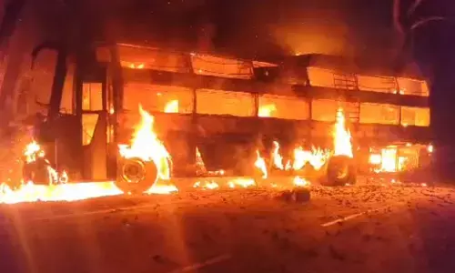 Shivamogga | ಹೊತ್ತಿ ಉರಿದ ಬಸ್; ಹಲವರಿಗೆ ಗಾಯ