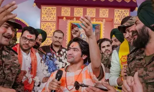 ಬಾಬಾ ಬಾಗೇಶ್ವರ ಕಾರ್ಯಕ್ರಮದಲ್ಲಿ ಸಮವಸ್ತ್ರಧಾರಿ ಸೈನಿಕರು!