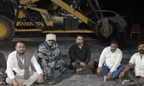 ಚಿತ್ತಾಪುರ | ಬೆಳೆ ಹಾನಿ ಪರಿಹಾರಕ್ಕಾಗಿ ರೈತರಿಂದ ಅಹೋರಾತ್ರಿ ಧರಣಿ ಆರಂಭ