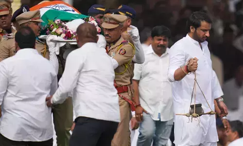 PHOTOS | ಅಜಿತ್ ಪವಾರ್‌ಗೆ ವಿದಾಯ ; ಬಾರಾಮತಿಯಲ್ಲಿ ಅಂತಿಮ ನಮನ