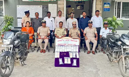 ಯಾದಗಿರಿ | ಕಾರಿನಲ್ಲಿದ್ದ ನಗದು–ಬಂಗಾರ ಕಳವು ಪ್ರಕರಣ: ಇಬ್ಬರು ಆರೋಪಿಗಳ ಬಂಧನ