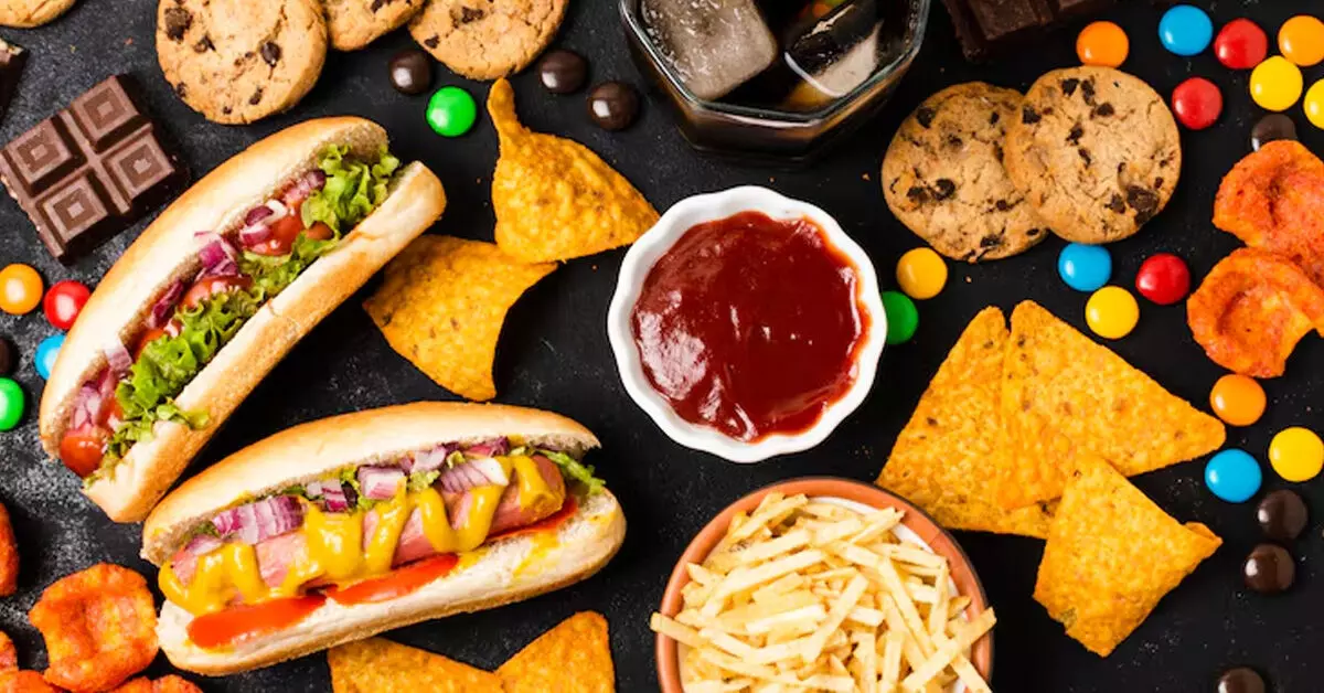 ಆರ್ಥಿಕ ಸಮೀಕ್ಷೆಯು ಸಂಸ್ಕರಿತ ಆಹಾರ ಮತ್ತು ಸಾಮಾಜಿಕ ಮಾಧ್ಯಮದ ನಿಯಂತ್ರಣದ ಬಗ್ಗೆ ಒತ್ತು ನೀಡಿರುವುದೇಕೆ? ಆರ್ಥಿಕ ಸಮೀಕ್ಷೆಯು ಸಂಸ್ಕರಿತ ಆಹಾರ ಮತ್ತು ಸಾಮಾಜಿಕ ಮಾಧ್ಯಮದ ನಿಯಂತ್ರಣದ ಬಗ್ಗೆ ಒತ್ತು ನೀಡಿರುವುದೇಕೆ?