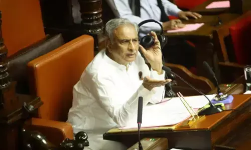 ಮೇಲ್ಮನೆಯಲ್ಲಿ ಎರಡು ದಿನಗಳ ಕೋಲಾಹಲಕ್ಕೆ ತೆರೆ | ನಿಯಮ ಮೀರಿ ನಡೆದುಕೊಂಡರೆ ನಿರ್ದಾಕ್ಷಿಣ್ಯ ಕ್ರಮ: ಸಭಾಪತಿ ಹೊರಟ್ಟಿ ಎಚ್ಚರಿಕೆ