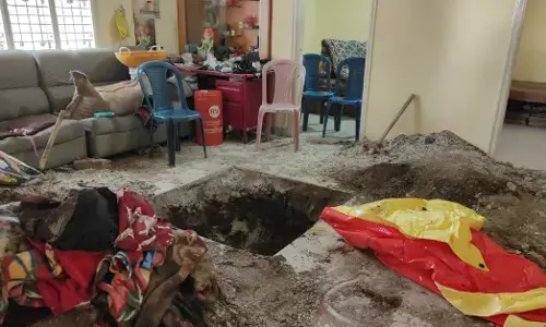 ವಿಜಯನಗರ | ಮಗನಿಂದಲೇ ತಂದೆ-ತಾಯಿ, ಸಹೋದರಿಯ ಹತ್ಯೆ ಪ್ರಕರಣ : ಮನೆಯೊಳಗೆ ಹೂತಿದ್ದ ಮೂರು ಮೃತದೇಹಗಳು ಹೊರಕ್ಕೆ