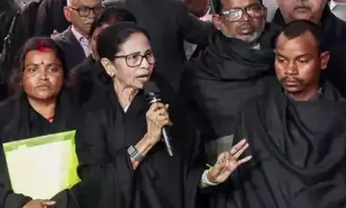 ‘ಬಂಗ ಭವನ’ದಲ್ಲಿ ಎಸ್‌ಐಆರ್ ಸಂತ್ರಸ್ತ ನಿವಾಸಿಗಳಿಗೆ ದಿಲ್ಲಿ ಪೊಲೀಸರಿಂದ ಕಿರುಕುಳ, ಬೆದರಿಕೆ: ಮಮತಾ ಬ್ಯಾನರ್ಜಿ ಆರೋಪ