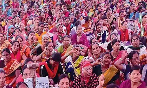 ಮನರೇಗಾ ಮುಂದುವರಿಕೆಗೆ ಕಾರ್ಮಿಕರ ಒಕ್ಕೊರಲ ಆಗ್ರಹ; ಬೆಂಗಳೂರಿನ ಫ್ರೀಡಂ ಪಾರ್ಕ್‌ನಲ್ಲಿ ʼಮನರೇಗಾ ಕಾರ್ಮಿಕರ ಮಹಾಪಂಚಾಯತ್ʼ